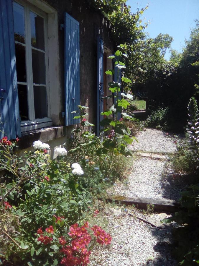 Villa Les Volets Bleus Arçais Exterior foto